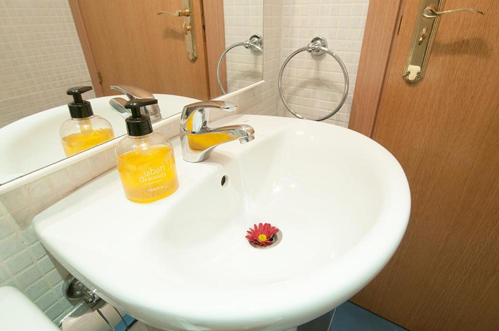 Apartamentos Eloisa Madrid Room photo